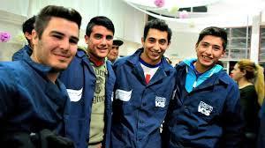 En la Argentina, los empleos iniciales de los jóvenes se caracterizan por la precariedad jurídica, el medio tiempo y la alta rotación, lo que no permite seguridad en términos de