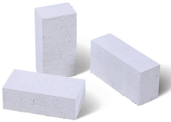 Aislamiento: Ladrillos Aislantes IFB (Insulating Fire Bricks): Ladrillos aislantes de Sílice y Alúmina clasificados según su máxima temperatura de uso y densidad (23, 26,