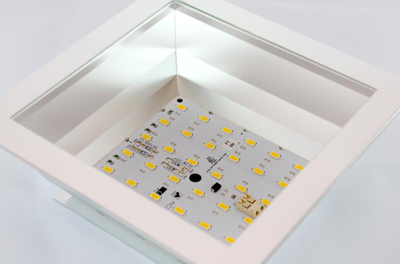 Circuitos LED - Información ProyectaID, ventajas y características generales PCB base aluminio Todos los circuitos que emplean LED de potencia están realizados en base aluminio para garantizar una
