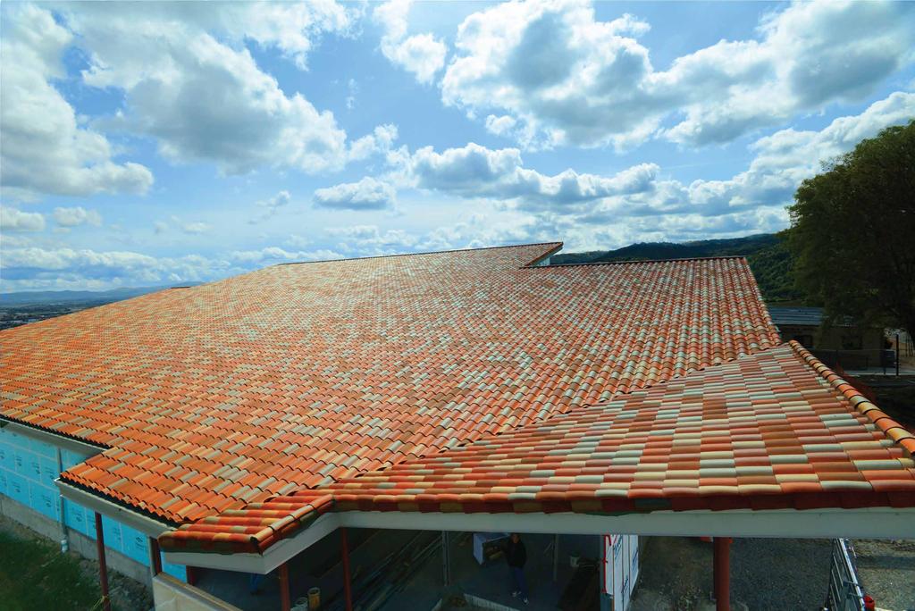Polystick TU Max Capa subyacente de alto desempeño para la mayoría de las coberturas de techos empinados Aprobada para aplicaciones de tejas de techo curvas fijadas