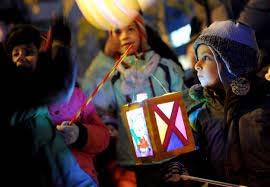 Sabías que en las noches oscuras y frias de centroeuropa los niños salen con sus faroles a cantar a San Martín?