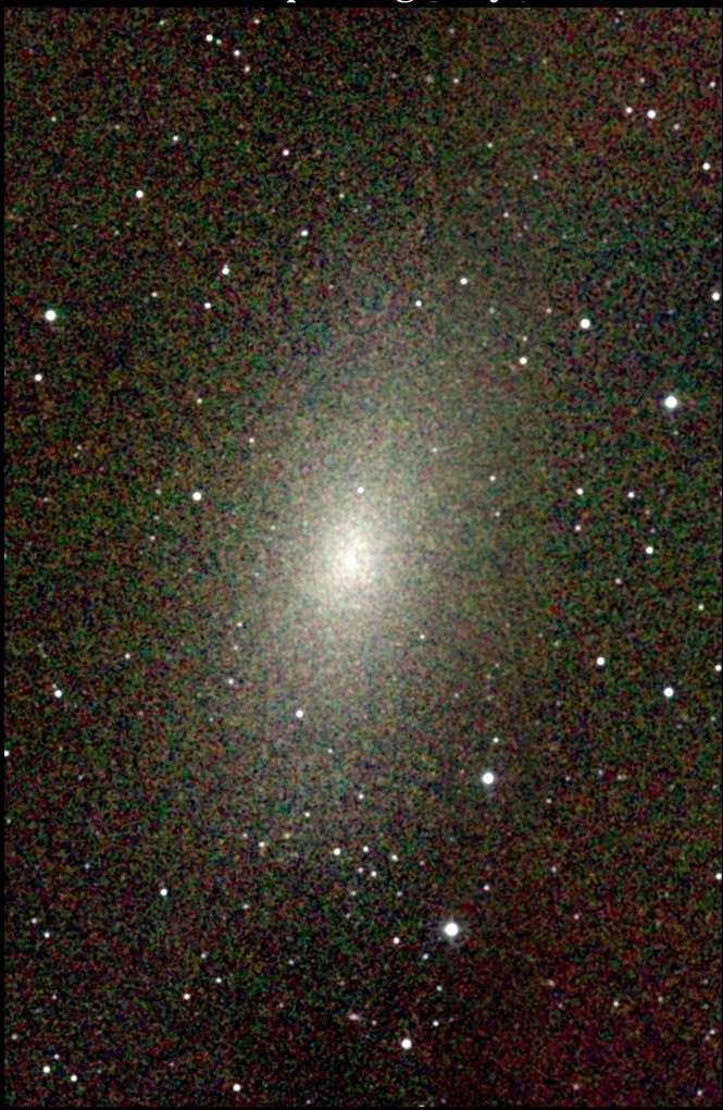 La galaxia elíptica M110 es una galaxia elíptica enana que orbita la