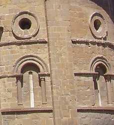 Formaba parte del palacio del rey Sancho Ramírez, pues era la capilla.