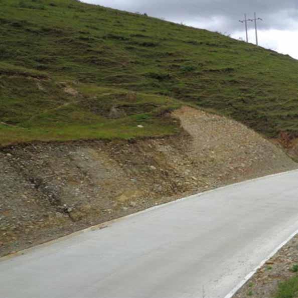 Vía Vilcabamba Bellavista Ubicación Cantones: Chinchipe, Palanda y Loja Inversión US$ 150,4 millones.