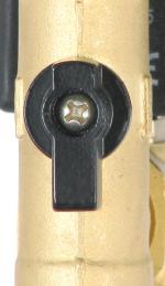 Ponga la bobina, el conectador y temporizador a la válvula en las posiciones que desee, ponga la tuerca y la arendela y fíjelos con un 14 mm llave (max.