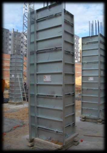 Los paneles pilares pueden ser armados por 01 cuadrilla en un tiempo de 15min, lo cual permite alcanzar una productividad insuperable.