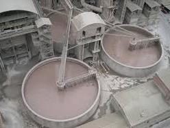 Homogeneización La homogeneización del crudo se hace en silos en los que se insufla aire, que