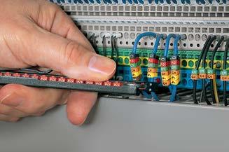 Sistemas de Identificación Señalizadores de Cables y Mangueras Señalizadores de cable impresos WIC, inserción La gama de marcadores de cables WIC se pueden insertar fácilmente sobre cables y alambres.