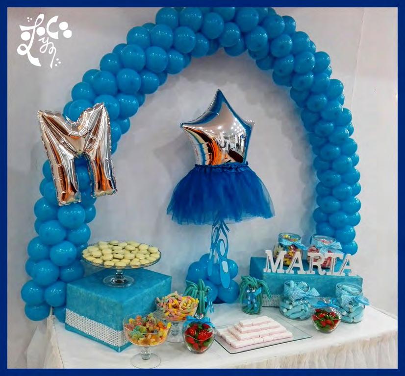 MARTITA Mesa dulce con gominolas de primera calidad decorada con arco de globos con inicial del protagonista,