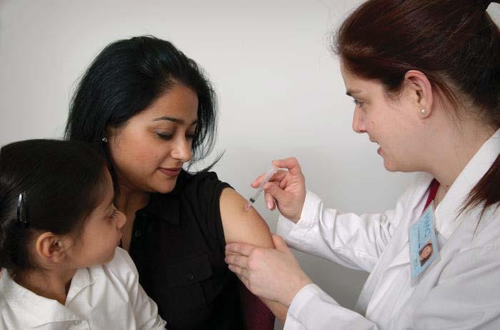 Cuánto cuesta la vacuna contra la influenza? La mayoría de seguros médicos cubren el costo de la vacuna contra la influenza o requieren de un co-pago.