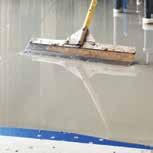Está especialmente formulado para enlucir y reparar superficies de concreto horizontales, en espacios interiores con alto contenido de humedad o donde los controles ambientales no estén en operación.