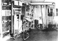 ALAN TURING Época (1912-1954) Origen inglés Máquina de Turing (1936) cerebro artificial