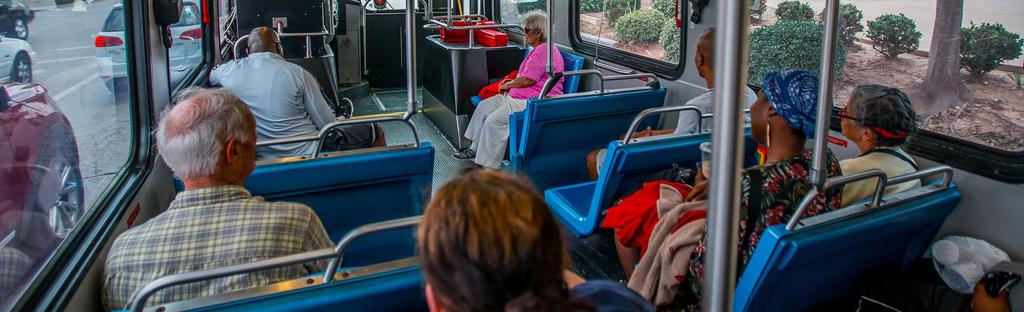 Líder en Transporte Nuestros autobuses suburbanos proveen 8 millones de viajes cada año, la tercera agencia de transporte