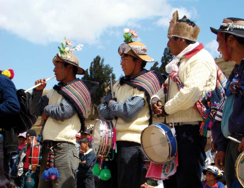 Expresiones contemporáneas de la identidad chopcca La tarola, el tambor y la tinya son los tres instrumentos de percusión que se utilizan en la música chopcca.