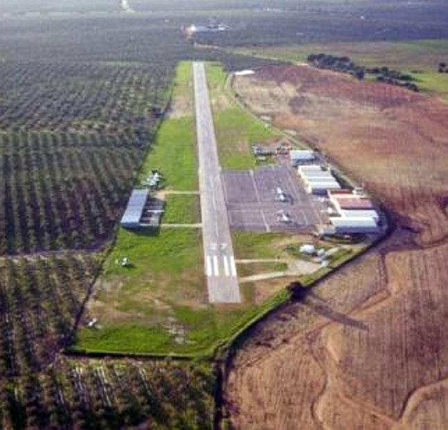Información de aeródromo El aeródromo de La Juliana está ubicado en la provincia de Sevilla, próximo a la localidad de Bollullos de la Mitación. Sus coordenadas son 37 17 43 N y 006 09 48 W. Figura 2.