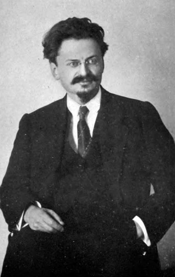LEÓN TROTSKI Lev Davídovich Bronstein (1879-1940). Nació en Yánovka (Ucrania). Fue uno de los organizadores de la Revolución de Octubre.