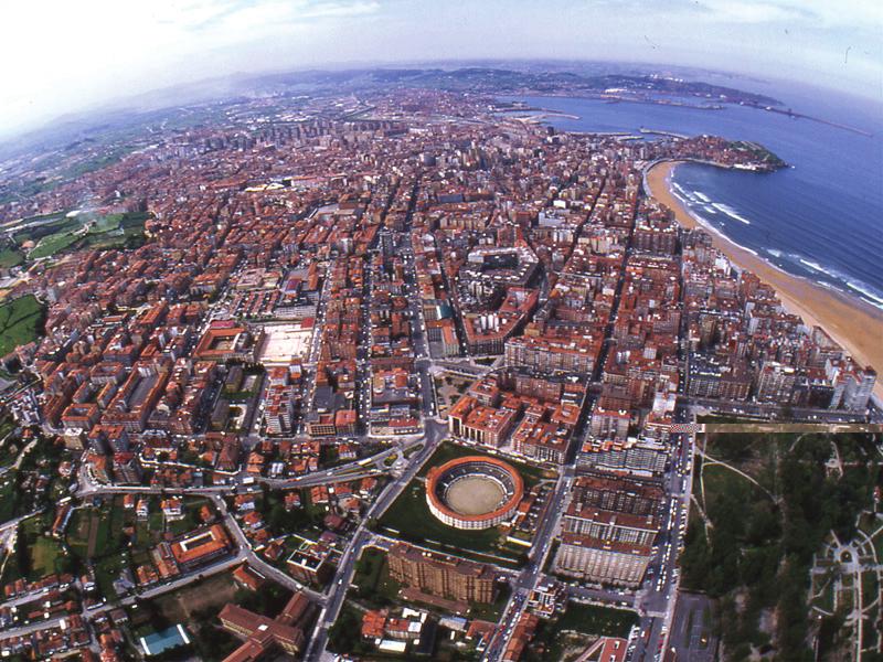 La experiencia del Ayuntamiento de Gijón Principales Magnitudes de nuestra ciudad 9 Población: 280.000 habitantes 9 Superficie: 181 Km2 9 Presupuesto: 264,5 Millones uros 9 Plantilla: 2.
