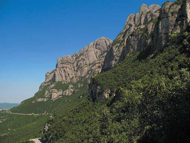 Santa Cecília de Montserrat carretera de Montserrat a can Maçana Miranda de Sant Jeroni canal de la Font del Llum Des del camí GR 172, tenim una bona vista sobre el vessant septentrional de la