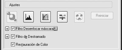 Busque la opción Restauración de Color en las pantallas de los modos Automático, Fácil y Profesional de Epson Scan: Modo Automático Haga clic en el botón Personalizar, seleccione