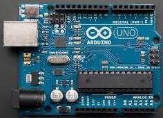 Diferentes placas y microcontroladores para armar proyectos de E/S Arduino Es una de las más populares debido a su simple y fácil utilización.