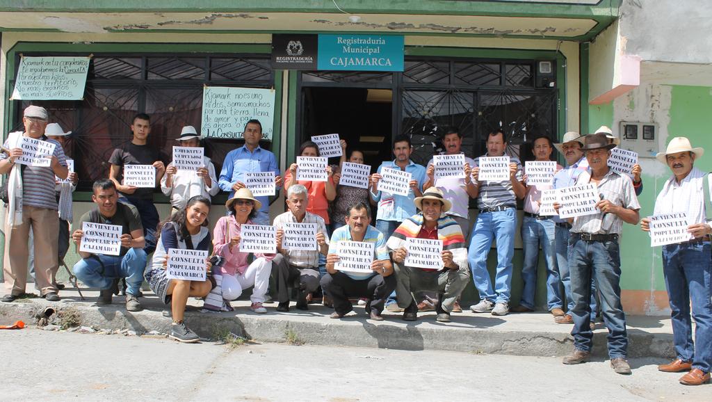 qué y para que está firmando, pues como ocurrió en Cajamarca, la empresa contrató una entidad para recolectar firmas a favor de sus proyectos y desligitimar la consulta, pero la comunidad entendió