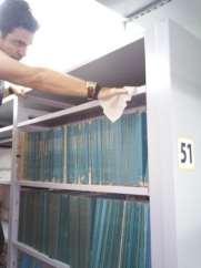 Conservar es mantener las propiedades físicas y funcionales de los documentos, durante el almacenamiento y durante el uso.