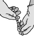 Abra retirando el acondicionamiento exterior de la aguja con sistema de seguridad ( BD SafetyGlide ). Acople la aguja con sistema de seguridad al Luer-Lok (ver Figura 2).