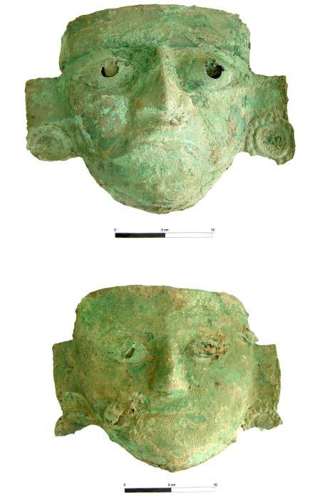 Castillo et al., Ideología y Poder en el Jequetepeque 31 Figura 20. Máscaras funerarias asociadas con los niveles inferiores de la cámara M-U 615.