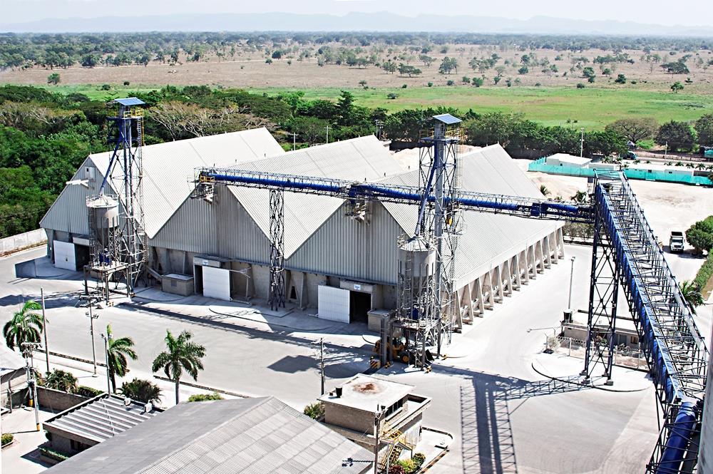 Sistema mecanizado para recibo de granos limpios Capacidades estáticas de almacenamiento 4 silos
