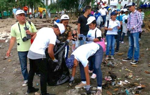UCP Celebra el Mes de los Océanos UCP Participa en Jornada de Limpieza de Playa La administración del Instituto Smithsonian de Investigaciones Tropicales, invitó al Programa Saneamiento de Panamá a