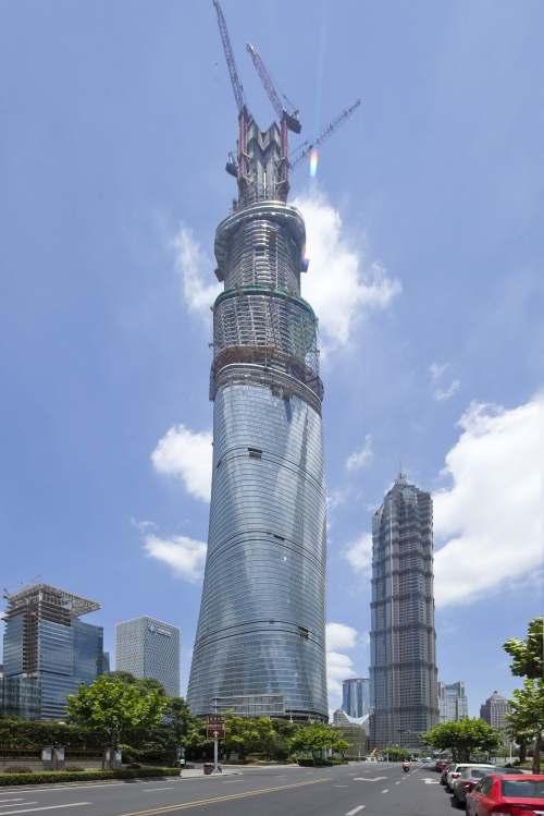 Al alcanzar su altura máxima, la torre de Shanghai será una impresionante representación de nuestro pasado, nuestro presente y el futuro sin límites de China, dijo Jun Xia, diseñador líder de la