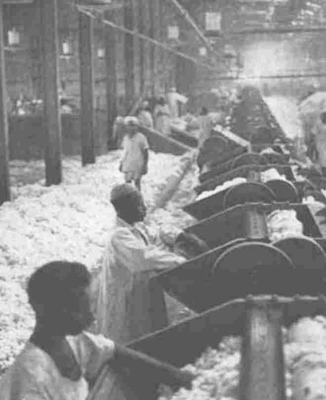 Posteriormente, la crisis económica de los Estados Unidos en 1929-30 afectó a la producción de azúcar, y de otras materias primas.