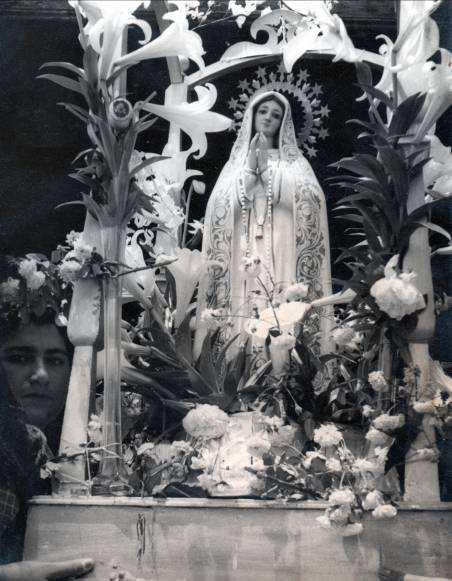 En su vida religiosa usó el nombre de María Candelaria, aunque para su familia siguió siendo conocida como María. En la foto de la izquierda, visitada por sus familiares en el Monasterio de Teror.