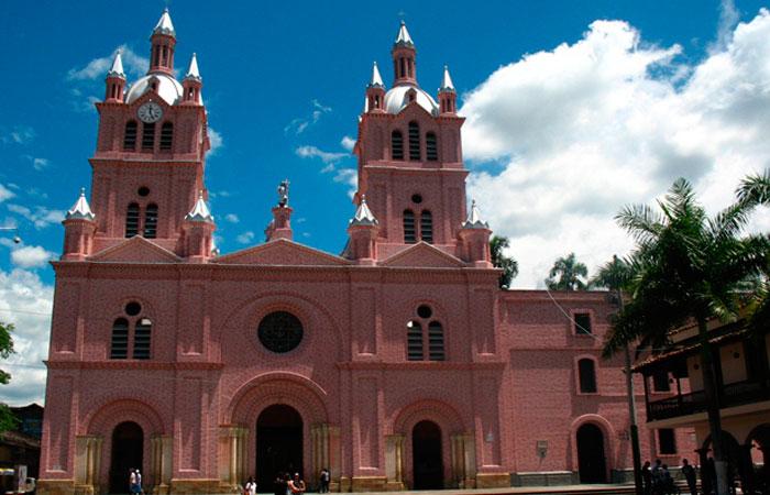 buga y basílica Buga y Basílica :Incluye: traslado de ida y regreso, visita al señor de los Milagros. $ 457.000 $ 219.