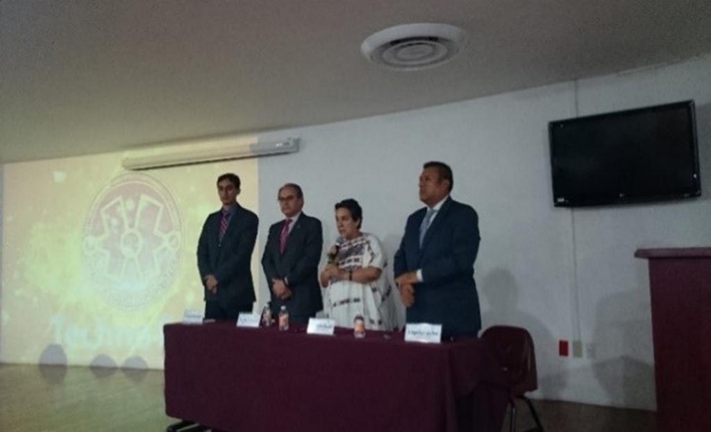 5to. Encuentro Nacional de la Red de Energía del IPN Octubre de 2014 Nota: En la fotografía, de izquierda a derecha, el Dr.