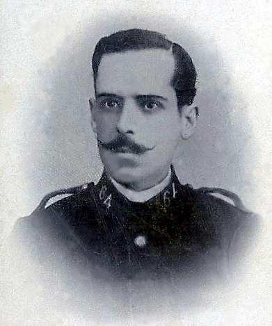 El 1 de mayo de 1905 ascendió a sargento de Infantería para la 1ª compañía del tercer Batallón del Regimiento de Infantería Tenerife nº 64, en la vacante dejada por don Santiago García Sanabria 9,