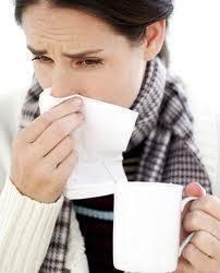 El sentido común nos dice Los resfriados son causados por las