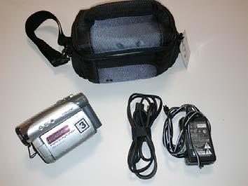 compuesto de: Bolsa Cámara Handycam Sony HC23F Bateria Adaptador a corriente / cargador de batería http://www.