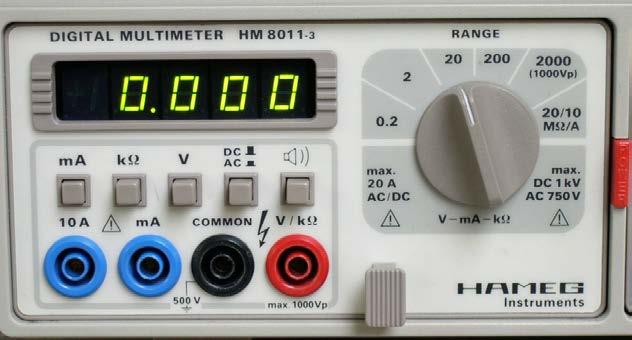 MULTÍMETRO HM 8011-3 1 2 3 4 5 6 7 8 9 10 11 MANDOS DE CONTROL DEL HM 8011-3 (1) PANTALLA NUMÉRICA (LEDs de 7 segmentos) -Indica el valor medido con una resolución de 4 ½ dígitos.