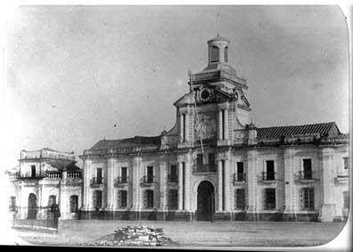 Fachada del Palacio de la Real Audiencia, hacia 1860. Fotografía colección Archivo Fotográfico.