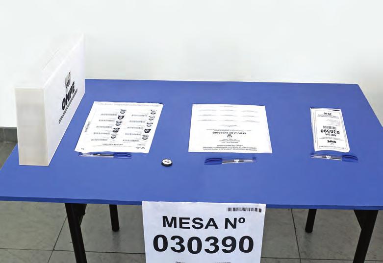 SUFRAGIO SUFRAGIO Es el segundo momento de la jornada electoral, se inicia inmediatamente después de haber llenado y firmado las actas de instalación. En esta etapa, los electores emiten su voto.