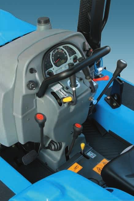 A a B Orugas y carros de rodamiento Orugas y carros de rodamiento con lubricación permanente. La tensión de las orugas está garantizada por un tensor hidráulico.