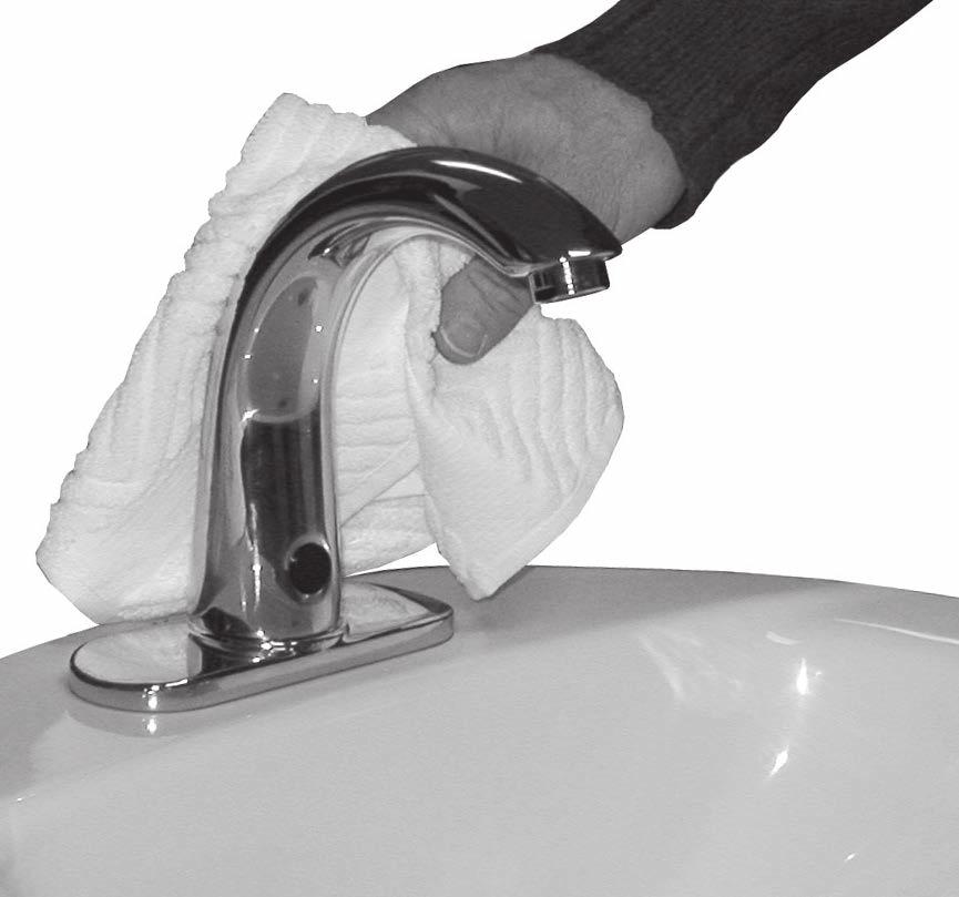 LIMPIEZA GENERAL; Fig. Fig.. Para la limpieza general, use un paño suave húmedo para limpiar el pico y el sensor.. Para limpiar la suciedad, use un paño suave con detergente para lavar platos diluido.