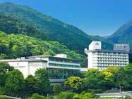 Cuenta con restaurante, bar, cafetería, sala de conferencias, entre otras facilidades. TAKAYAMA GREEN HOTEL MAIN *** Gifu, Takayama Tlf. 4 11 440000 www.takayama-gh.