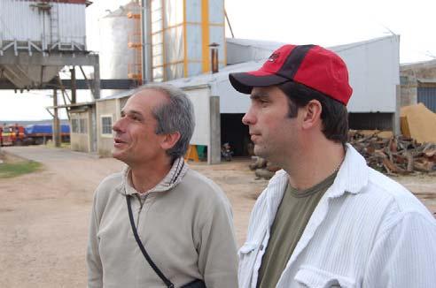 En la Graciela estuvimos con Diego Hugo Domínguez y Cecilia Tamari Bejarano, dueños de la finca, y parte del equipo directivo de Agriplus, una empresa creada para la explotación del arrozal.