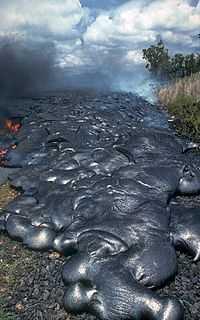 Materiales expulsados por el volcán: Lava