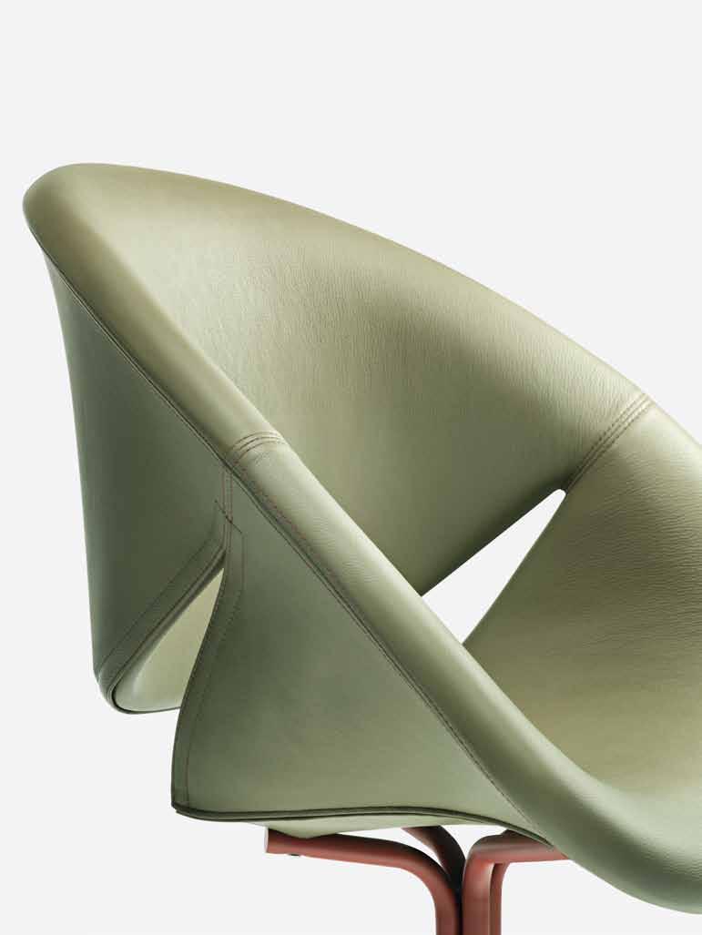 So happy 85 Design Marco Maran 2002 La seduta e lo schienale di questa sedia si uniscono a disegnare un sorriso.