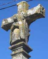 Hai dúas figuras nesta cruz, por unha banda está o