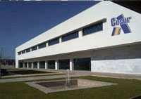 3.- Centro de formación Situado en un lugar privilegiado entre el Parque Tecnológico de Andalucía (PTA) y el campus universitario de Málaga, CESUR cuenta con un edificio de 1200 m2 de superficie