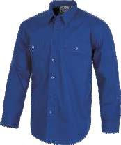 basic algodón Azulina Royal B8200 CamisaShirt 38 40 42 44 46 48 50 52 54 Composición: 100% Algodón Composition: 100% Cotton Camisa de manga larga con cierre de botones. Puño de botón.